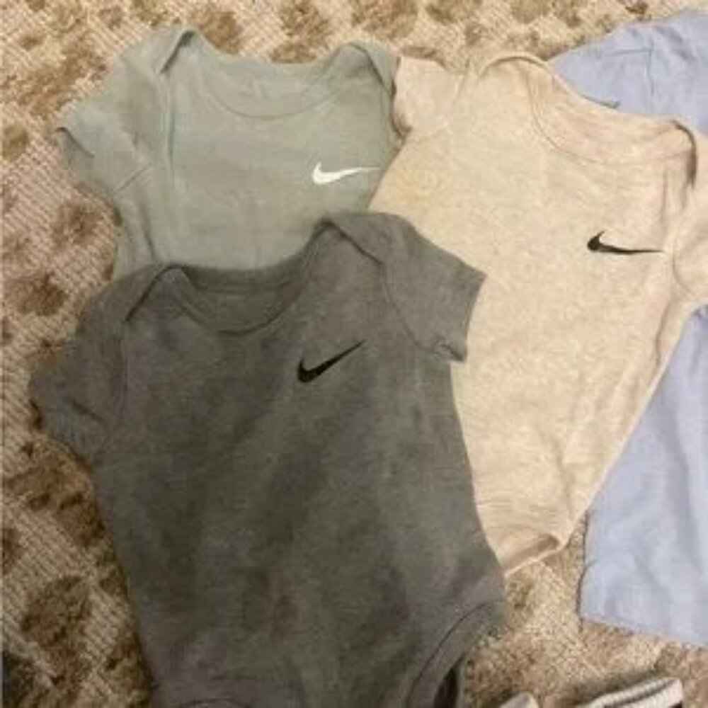 Nike bundle - Picture 2 of 5